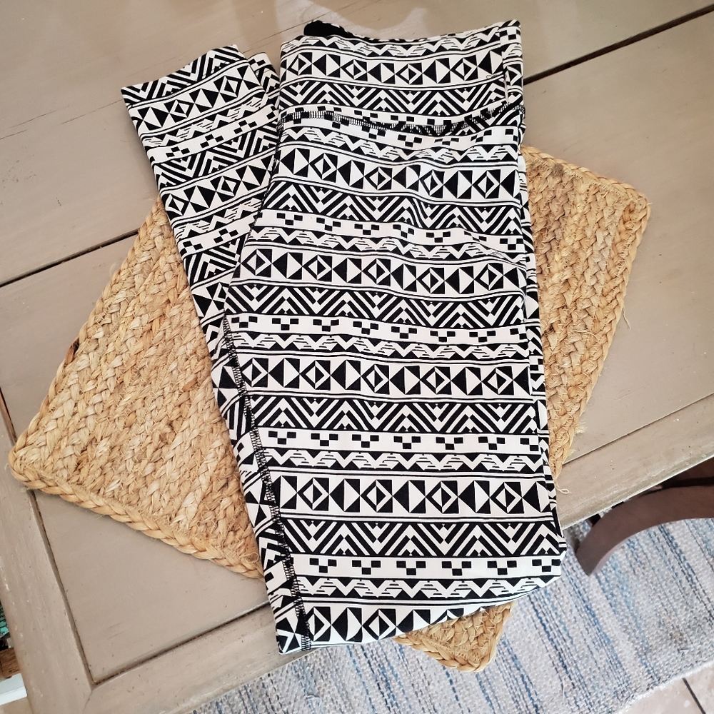 VS pink leggings size S